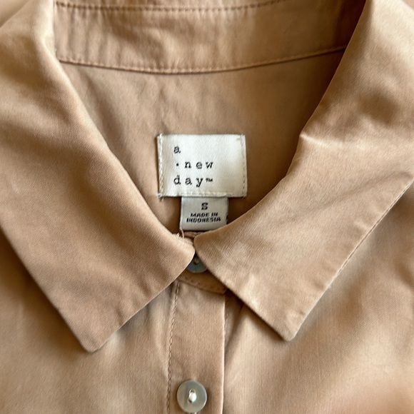 Set of three tops one from Universal Thread and two from A New Day size small. - Picture 12 of 14